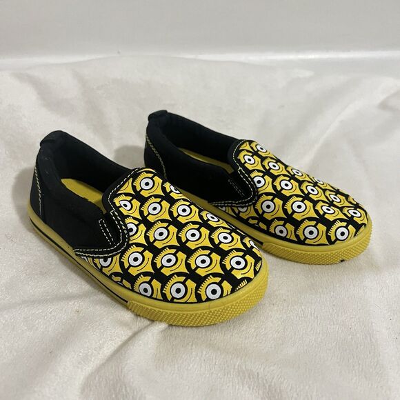 Despicable Me Boy Slip On Sneakers Size 11 Yellow Minions Cartoon Espadrille - Picture 1 of 7
